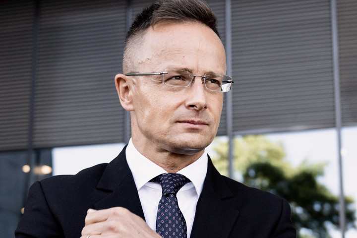 Szijjártó Péter: Magyarország a NATO-csúcson is a tűzszünet és a béketárgyalások mellett fog érvelni + VIDEÓ