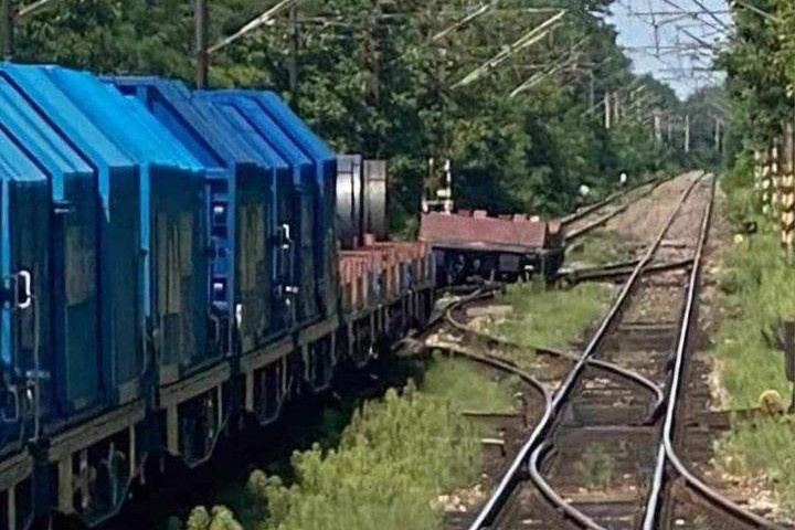 Kedd délelőttől ismét az eredeti útvonalon járnak a szlovákiai vonatok