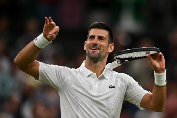Wimbledon: Djokovic hátrányba került, fordított, majd bejutott a nyolcaddöntőbe