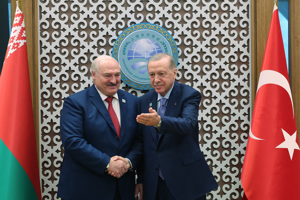Erdogan: Lépéseket kell tenni Ukrajna megállítására