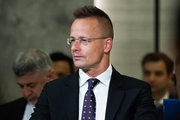 „Hatalmas tragédia lenne a NATO Kína-ellenes blokká válása”