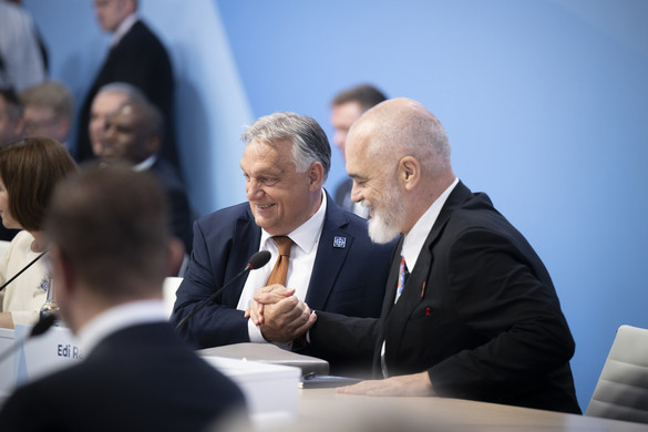 Orbán Viktor a békemisszióról: Jól állunk, haladunk vele + VIDEÓ