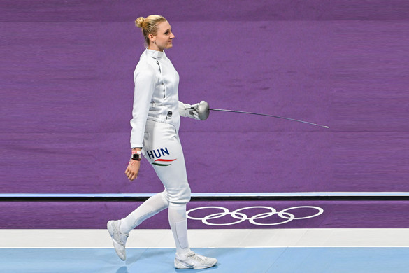 Muhari Eszter felfüggesztette tanulmányait