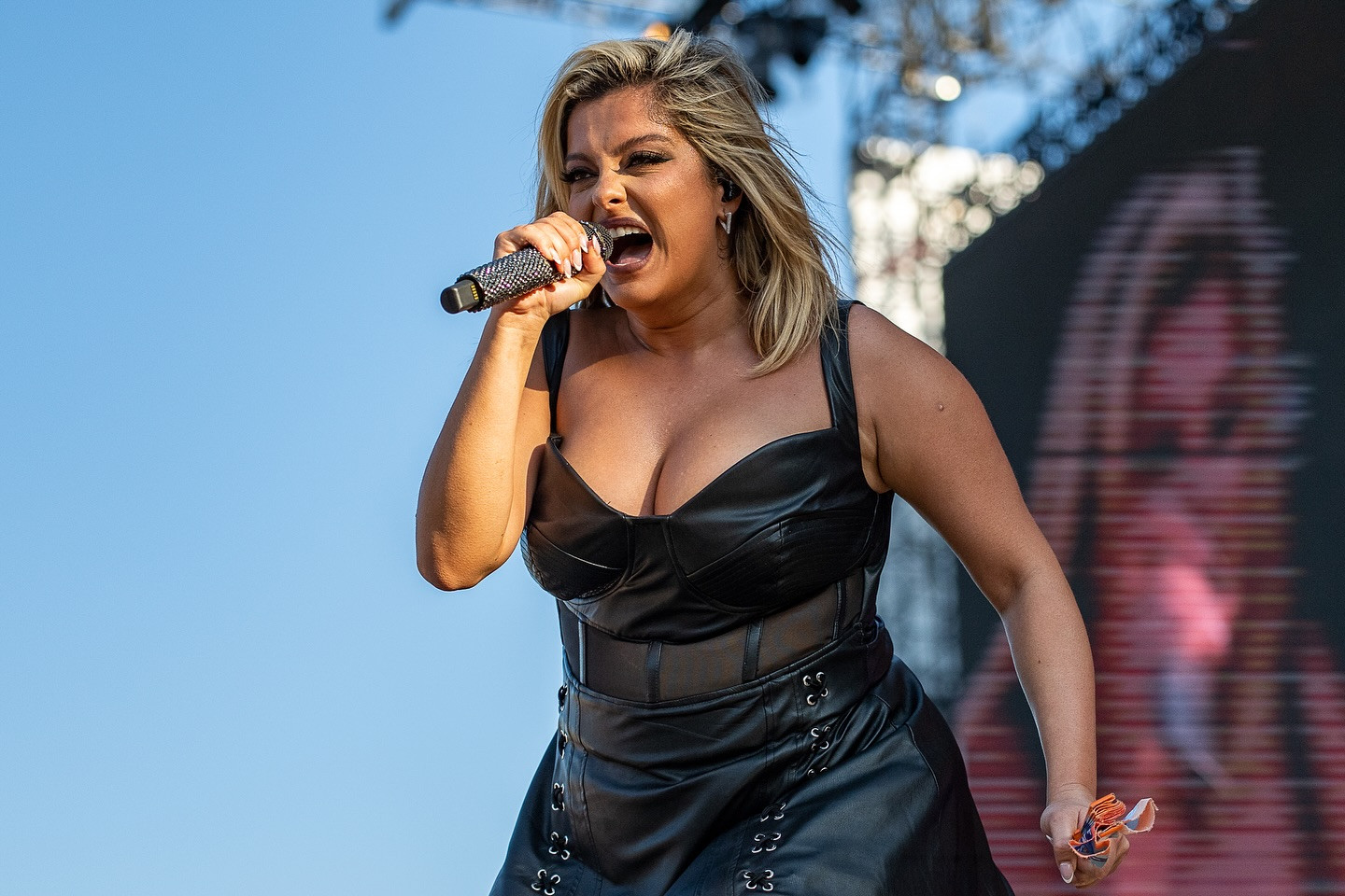 Bebe Rexha az igazi energia bomba