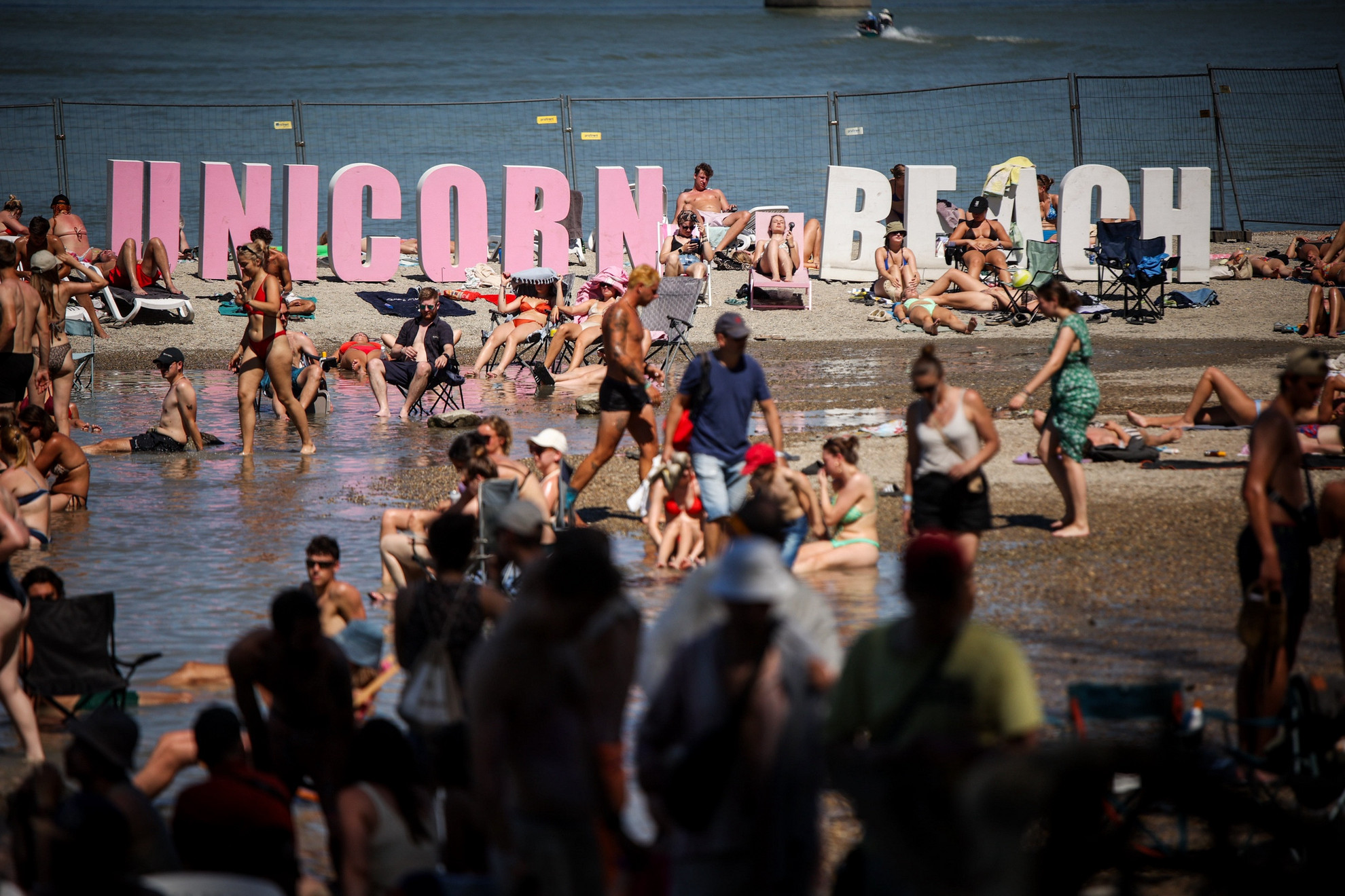 Fotó: MH/Török Péter A hőségben a Unicorn Beachen is hűsölhettek a fesztiválozók