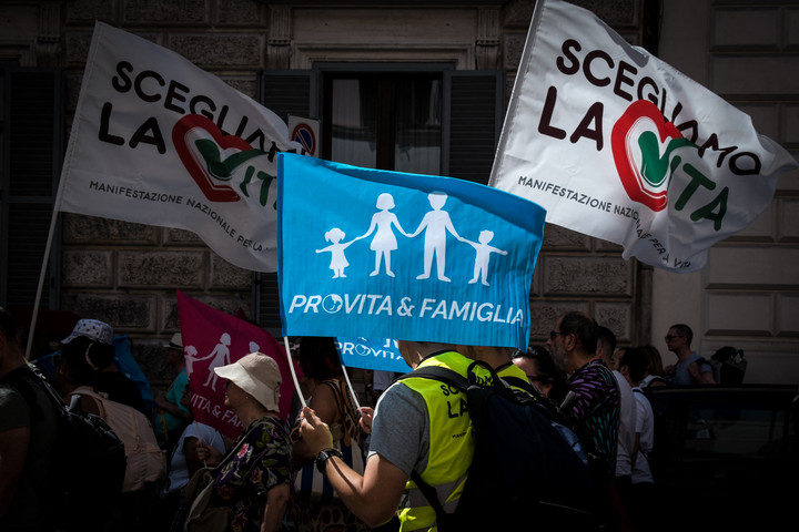 Az abortuszról vitatkozik Olaszország