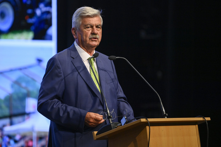 Farkas Sándor: A kormány minden helyzetben a gazdák mellett áll