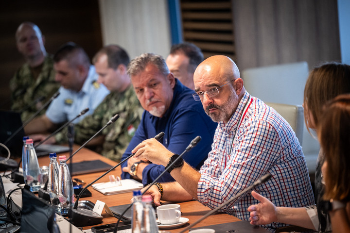 Fotó: Kovács Zoltán Facebook-oldala Megkezdte keddi működését a nemzeti ünnep biztonságos lebonyolításáért felelős operatív törzs