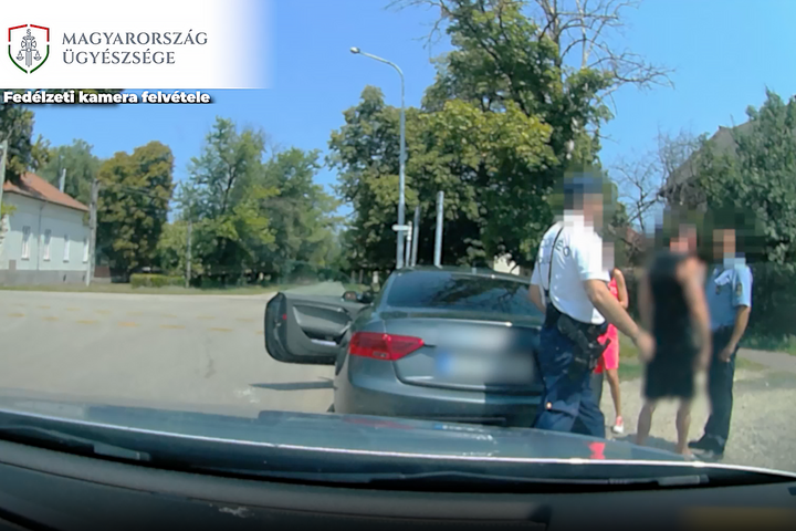 Fotó: Magyarország Ügyészsége Mérgében megfejelte a rendőrt + VIDEÓ