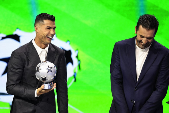 Cristiano Ronaldo megvenné a Manchester Unitedet