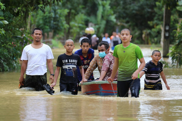 A thaiföldi kormány nem megfelelően reagált az áradásokra