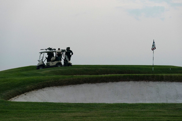 Jól fial Trumpnak a golfklubja