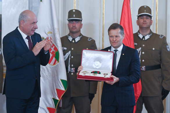 Krausz Ferenc a Magyar Szent István Rend kitüntetettje