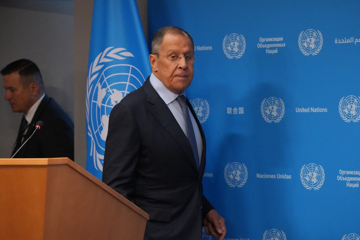 Fotó: AFP/Bryan R. Smith Szergej Lavrov óva intette a Nyugatot, hogy „a győzelemért harcoljon egy atomhatalommal”