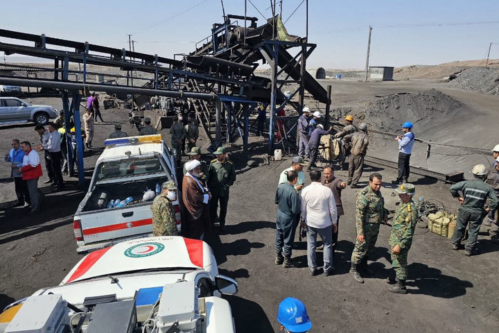 Fotó: AFP/Anadolu/Iranian Red Crescent Society Sújtólégrobbanásban meghalt sok szénbányász Iránban