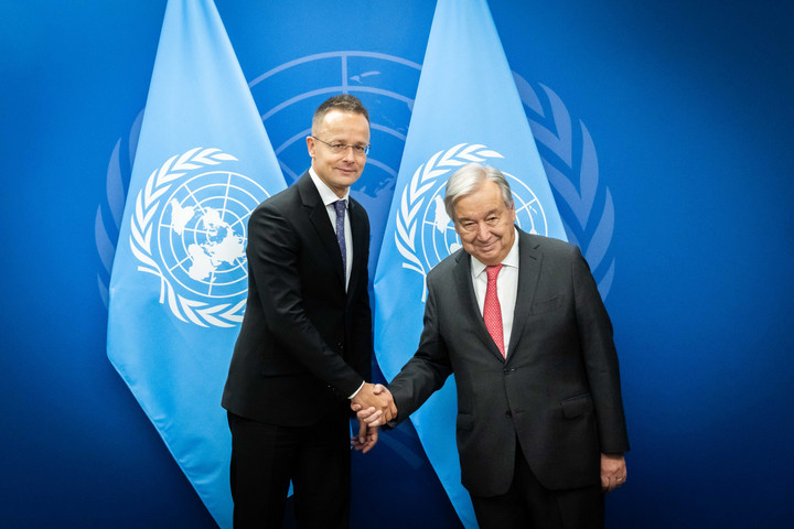 Fotó: MTI/KKM Szijjártó Péter a nagyhatalmak közötti tárgyalások előmozdítására kérte az ENSZ-főtitkárt