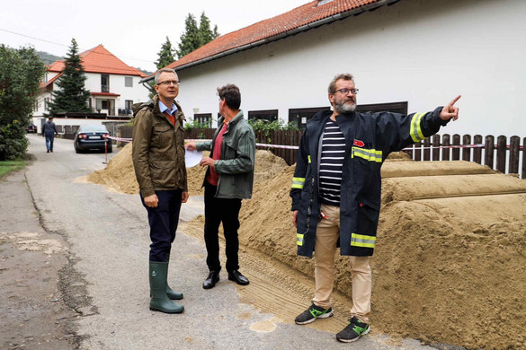 Rétvári Bence: Legyőzzük az árhullámot