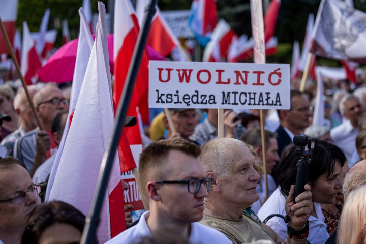 Fotó: AFP/Wojtek Radwanski Nem szűnik a papok zaklatása Lengyelországban