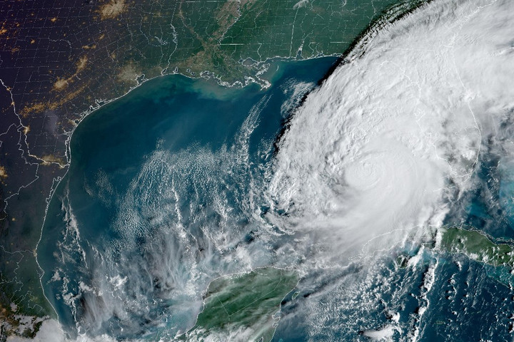Fotó: AFP/NOAA/Handout Hurrikánvadászok repültek a Milton közepébe + VIDEÓ