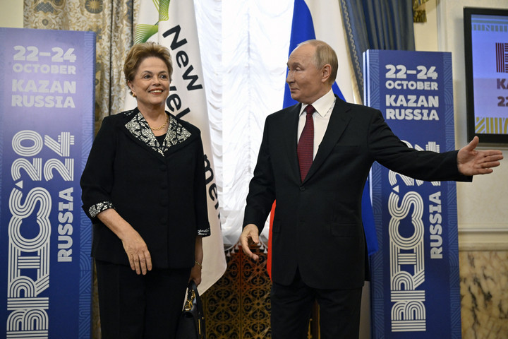 Fotó: AFP/POOL/Alexander Nemenov Csökkenti a geopolitikai kockázatokat a BRICS-országok nemzeti devizában történő elszámolása