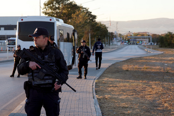 Többen meghaltak és megsebesültek egy terrortámadásban Ankarában