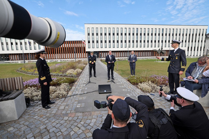 Fotó: dpa Picture-Alliance via AFP/dpa/Bernd Wustneck Készülnek a németek a háborúra