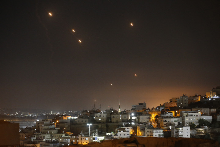 Fotó: Anadolu via AFP/Wisam Hashlamoun Irán először vetett be hiperszonikus rakétákat Izrael ellen + VIDEÓ