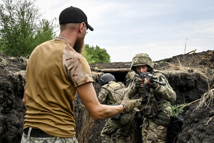 Fotó: AFP/NurPhoto/Dmytro Smolienko Meglepte a lengyeleket, hogy az ukrán menekültek nem akarnak harcolni