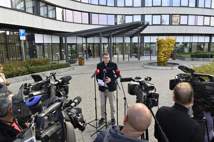 Nemzeti konzultációt kezdeményez a Fidesz