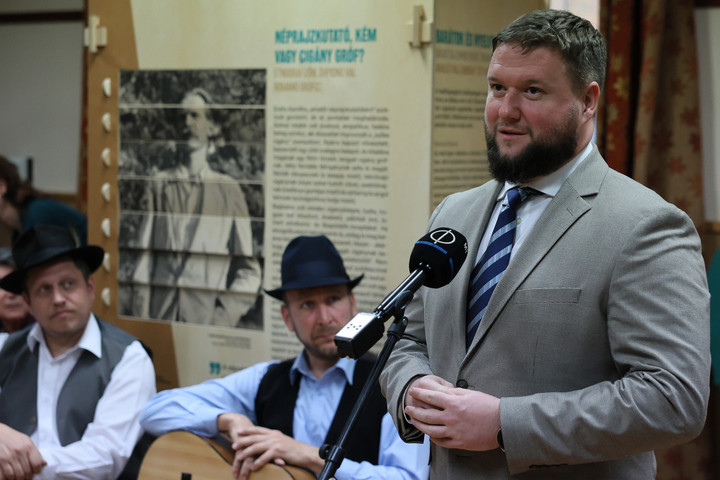 „A 21. században felértékelődnek a néphagyományok”