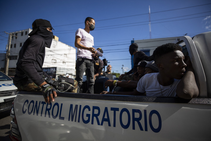 Illegális haiti migránsok tízezreit tervezik kitoloncolni a Dominikai Köztársaságból