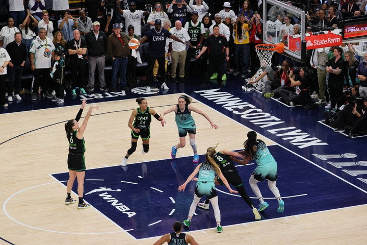 Fotó: AFP/Getty Images/NBAE/Adam Bettcher WNBA: Egyenlített a döntőben a Minnesota