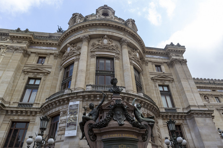 Kétéves felújításra bezárnak a párizsi opera előadóhelyei