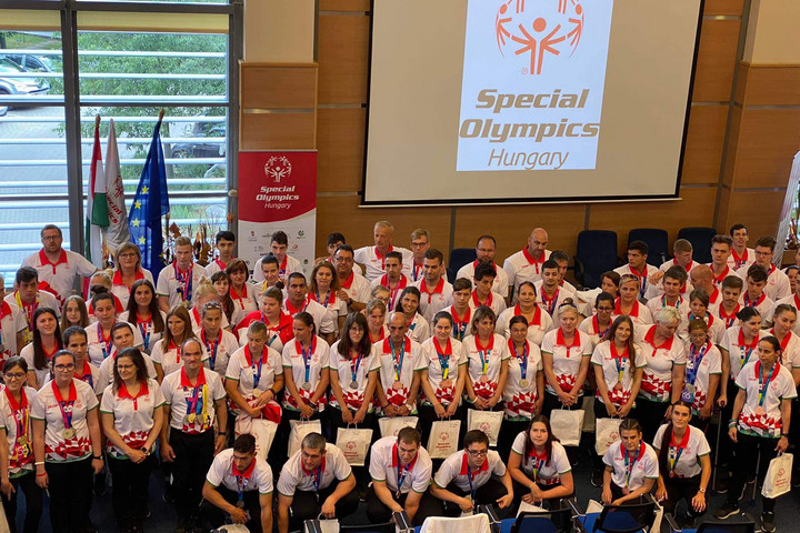 Fotó: Facebook/Special Olympics Hungary Madridba érkezik a Magyar Speciális Olimpia Szövetség vándorkiállítása