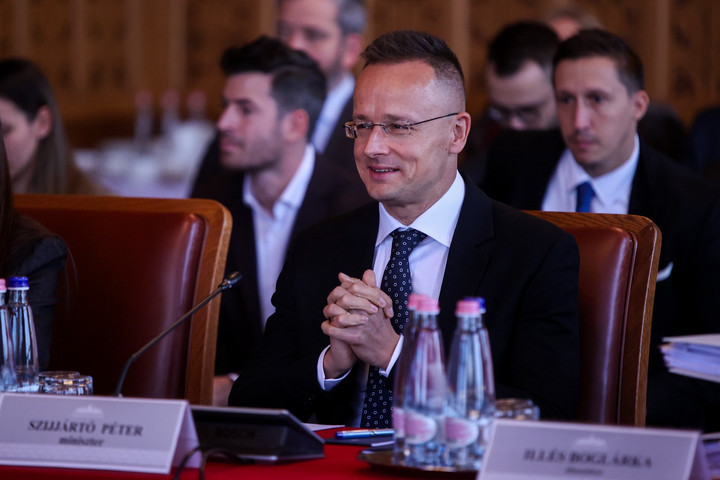 Szijjártó Péter: Románia schengeni csatlakozása sürgető