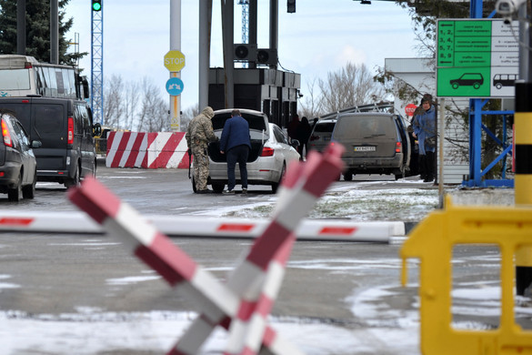 Nők támadtak ukrán határőrökre