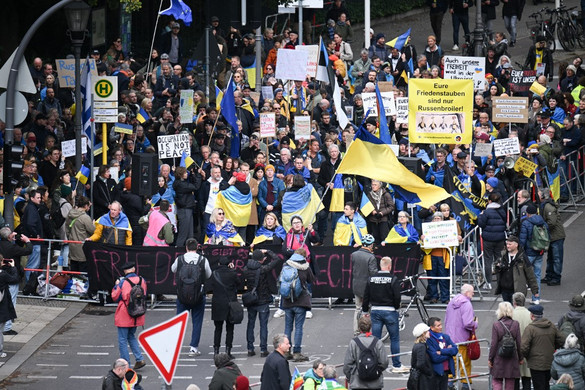 Háborúellenes tüntetést tartottak Berlinben