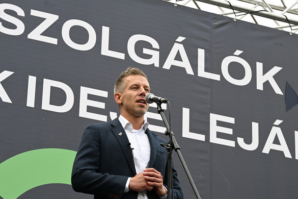 Magyar Péter a kormánypárti média bojkottjára szólított fel