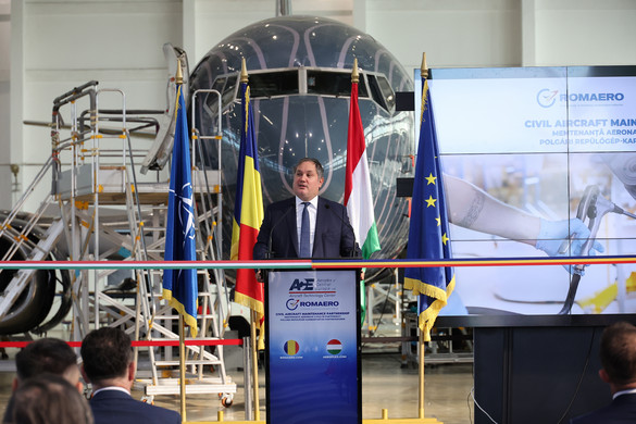 Felavatták az Aeroplex repülőgép-karbantartó bázisát