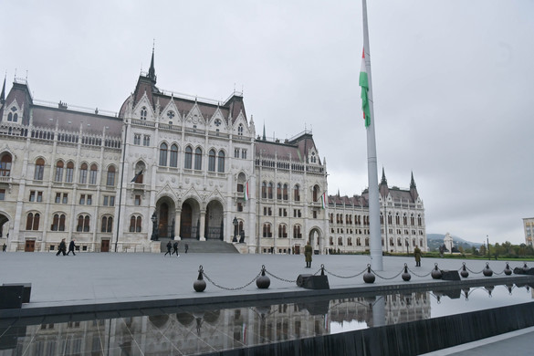 Az aradi vértanúkra és az első független miniszterelnökre emlékezünk