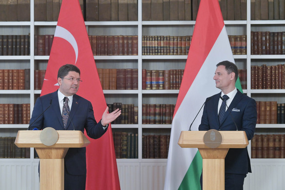 Magyarország támogatja Törökország uniós integrációját