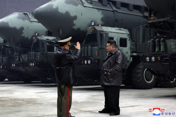 Észak-Korea tovább fegyverkezik