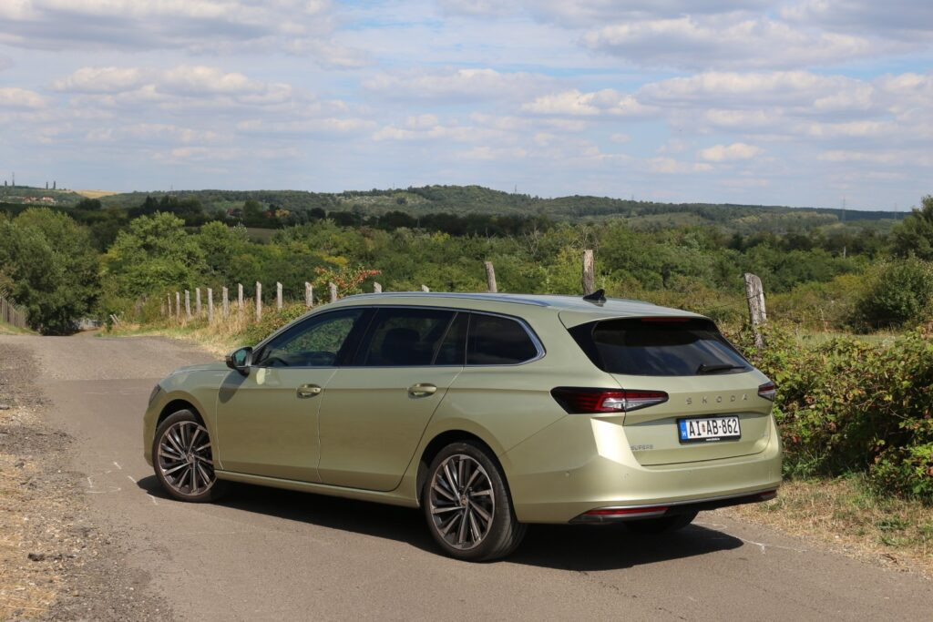 Skoda Superb Combi