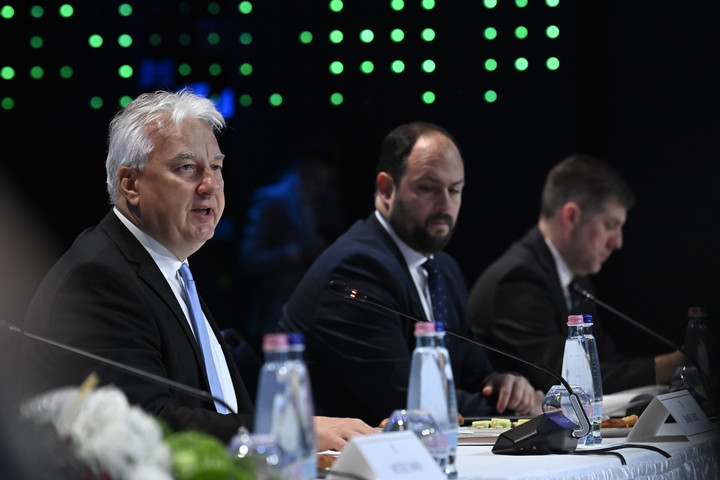 Semjén Zsolt: A magyarság világnemzetté vált, ez egy lehetőség