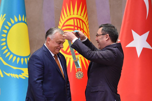 Orbán Viktor átvette a Türk Világ Legfelsőbb Rendje díjat