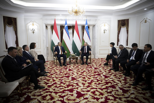 Orbán Viktor Üzbegisztán elnökével tárgyalt