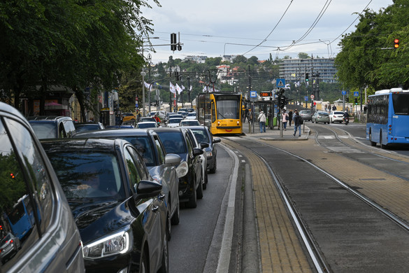 BKK: Pótlóbusz jár a 6-os villamos helyett decemberben