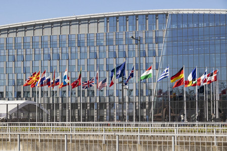 Küszöbön a NATO pusztulása? Az USA <br>és Oroszország új kapcsolatpolitikája