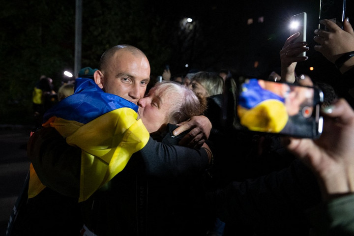 Fotó: AFP/Ukrainian Presidential Press Service/Handout Oroszország és Ukrajna kicseréli a halott katonákat