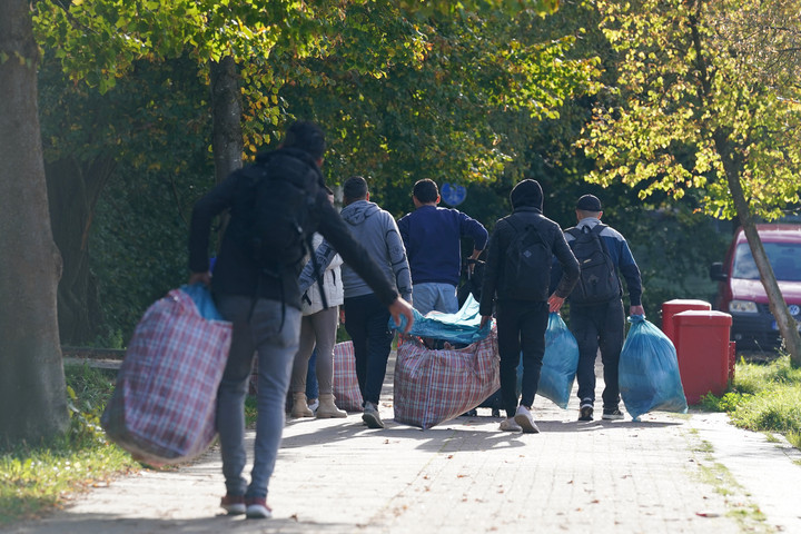 Németországban kevesebb új menedékjogi kérelmet nyújtottak be